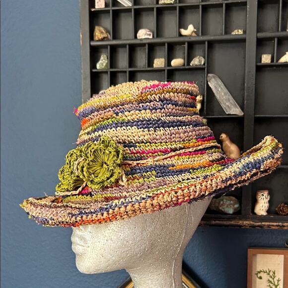 Multicolor Straw Hat with Green Flower Accent, In the Garden or at the Beach - Picture 3 of 15